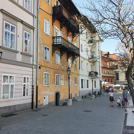 아파트 River And Castle View Rose Tour As